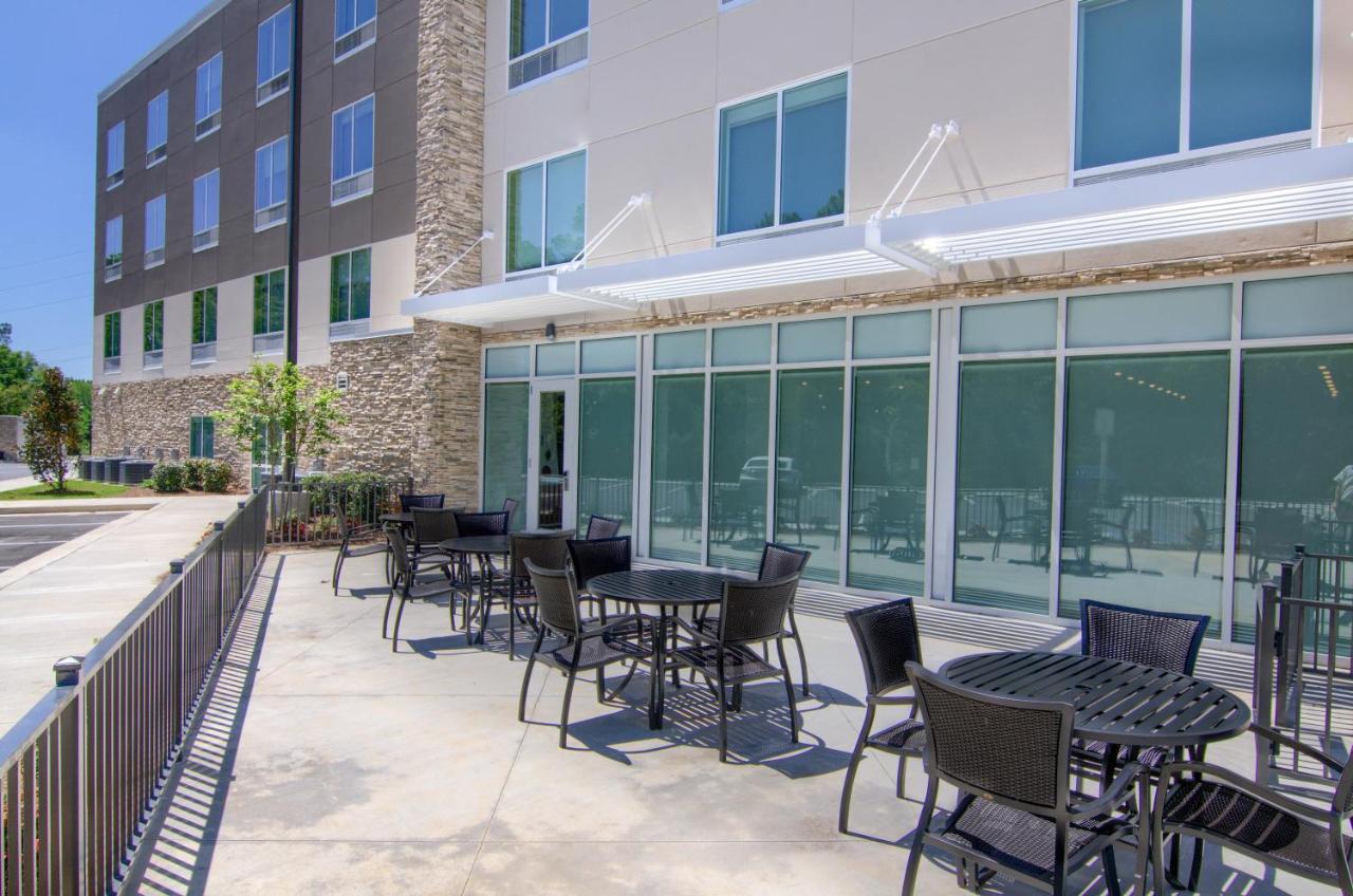 Holiday Inn Express & Suites Mobile - University Area, An Ihg Hotel Exterior foto